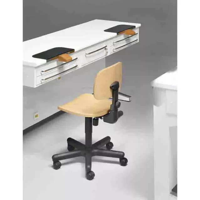 Chaise laboratoire en bois avec pied noir - Le siège - Astra Chaise laboratoire en bois avec pied noir - Le siège - Astra